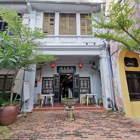 Ryokan Muntri Boutique Hostel George Town Exteriör bild