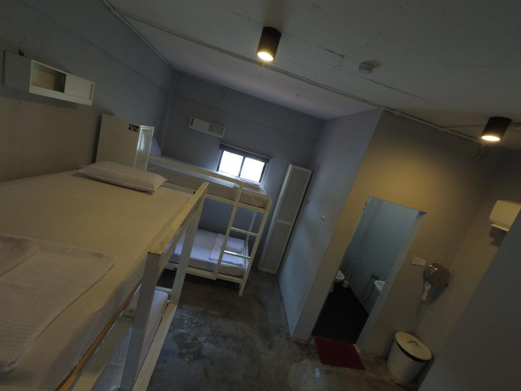 Ryokan Muntri Boutique Hostel George Town Exteriör bild