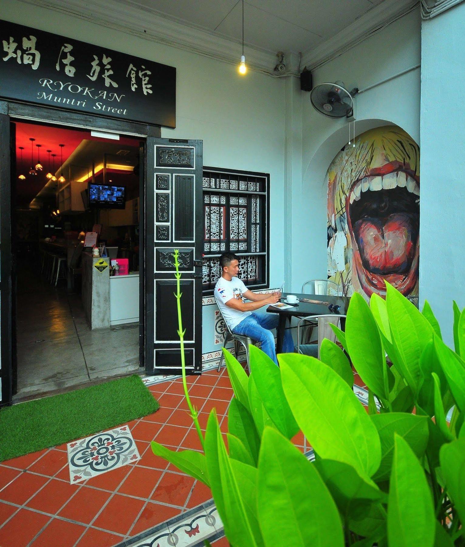 Ryokan Muntri Boutique Hostel George Town Exteriör bild